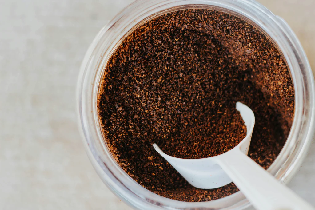 How to Reuse Coffee Grounds to Fertilize Houseplants